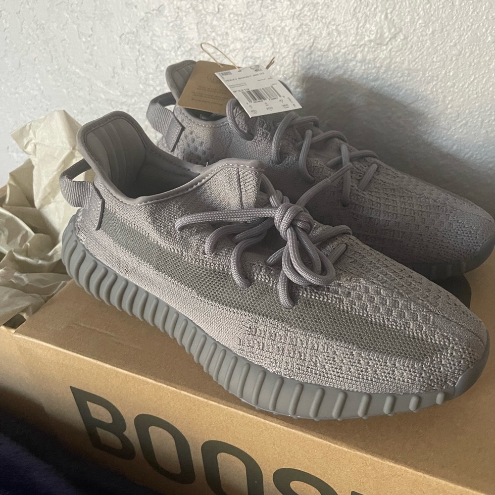 Yeezy Boost 350 V2